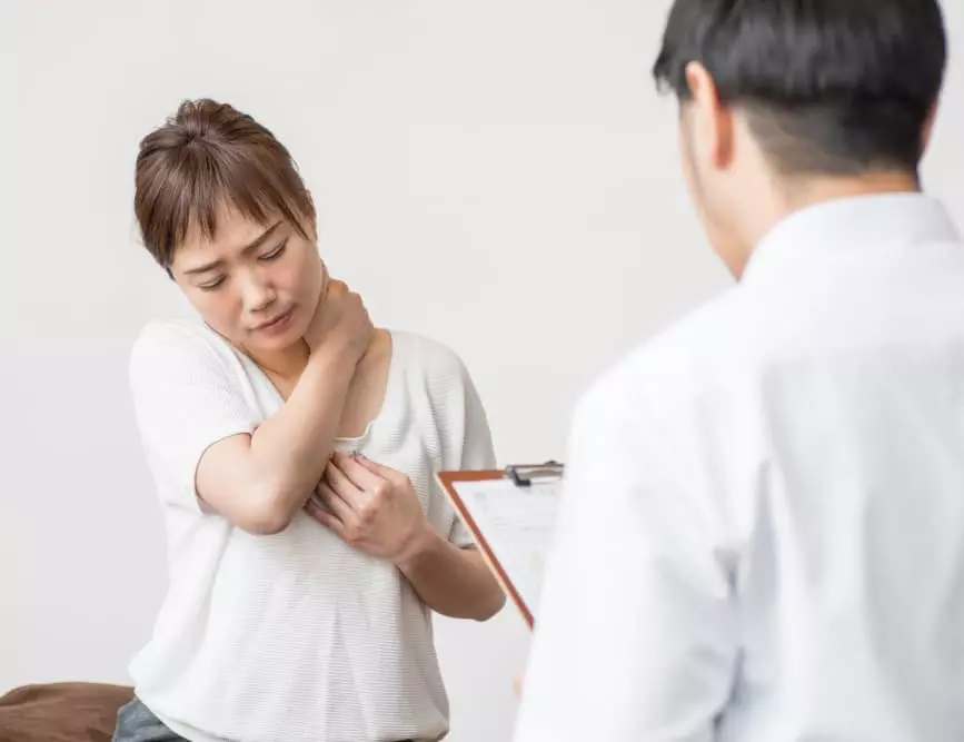 寝違えの根本原因 姿勢の歪み