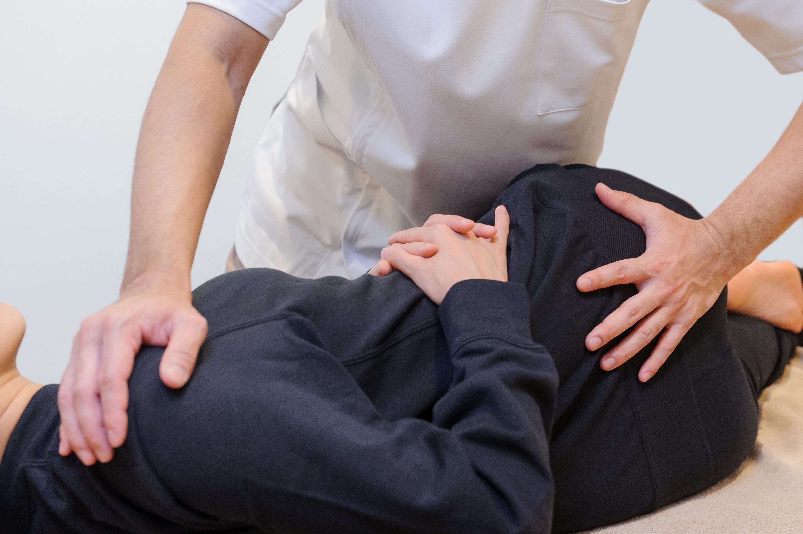 CUREPROの骨盤矯正施術 ステップ1