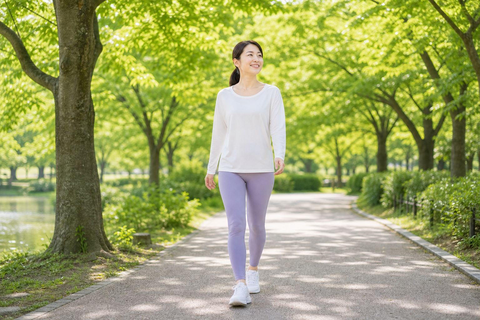 ふくらはぎを整えて軽やかに歩く女性のイメージ