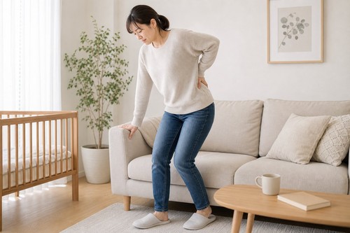 産後の骨盤や腰の不調に関わる負担を確認するイメージ