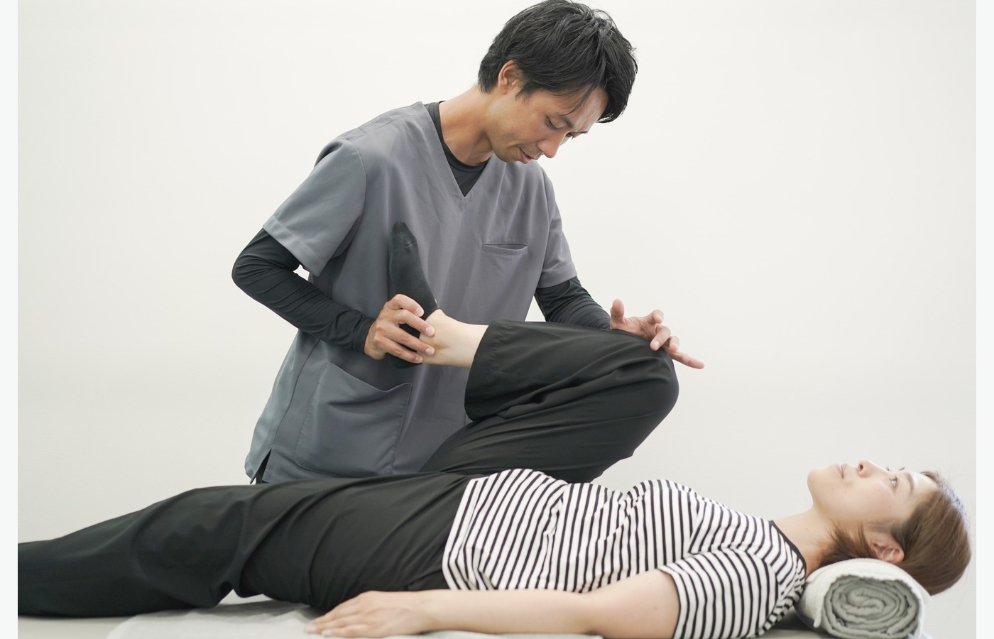 三郷中央のCUREPROで体幹と股関節の連動を見立てる施術イメージ