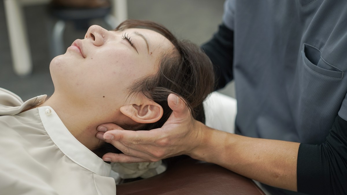 三郷中央のCUREPROで首肩まわりをやさしく整える施術イメージ