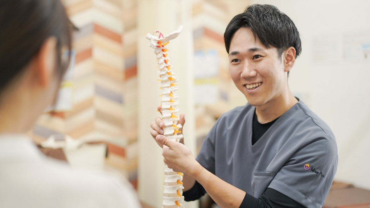 草加のCUREPROで首こりの状態と安全確認を丁寧に行うイメージ